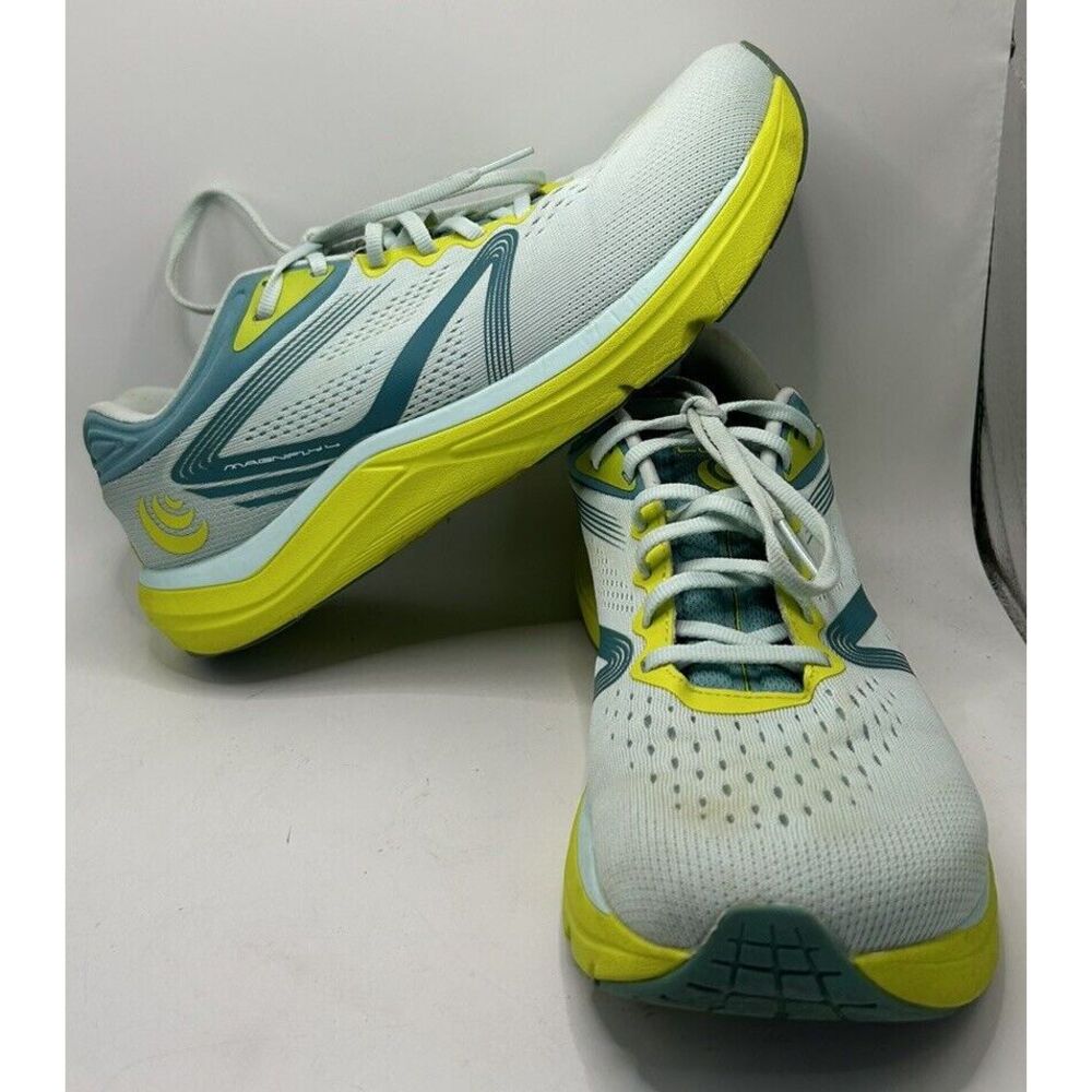 Topo Athletic Magnifly 4 Women's Sneakers Running Shoes Glass Blue Size 9.5 EUC
